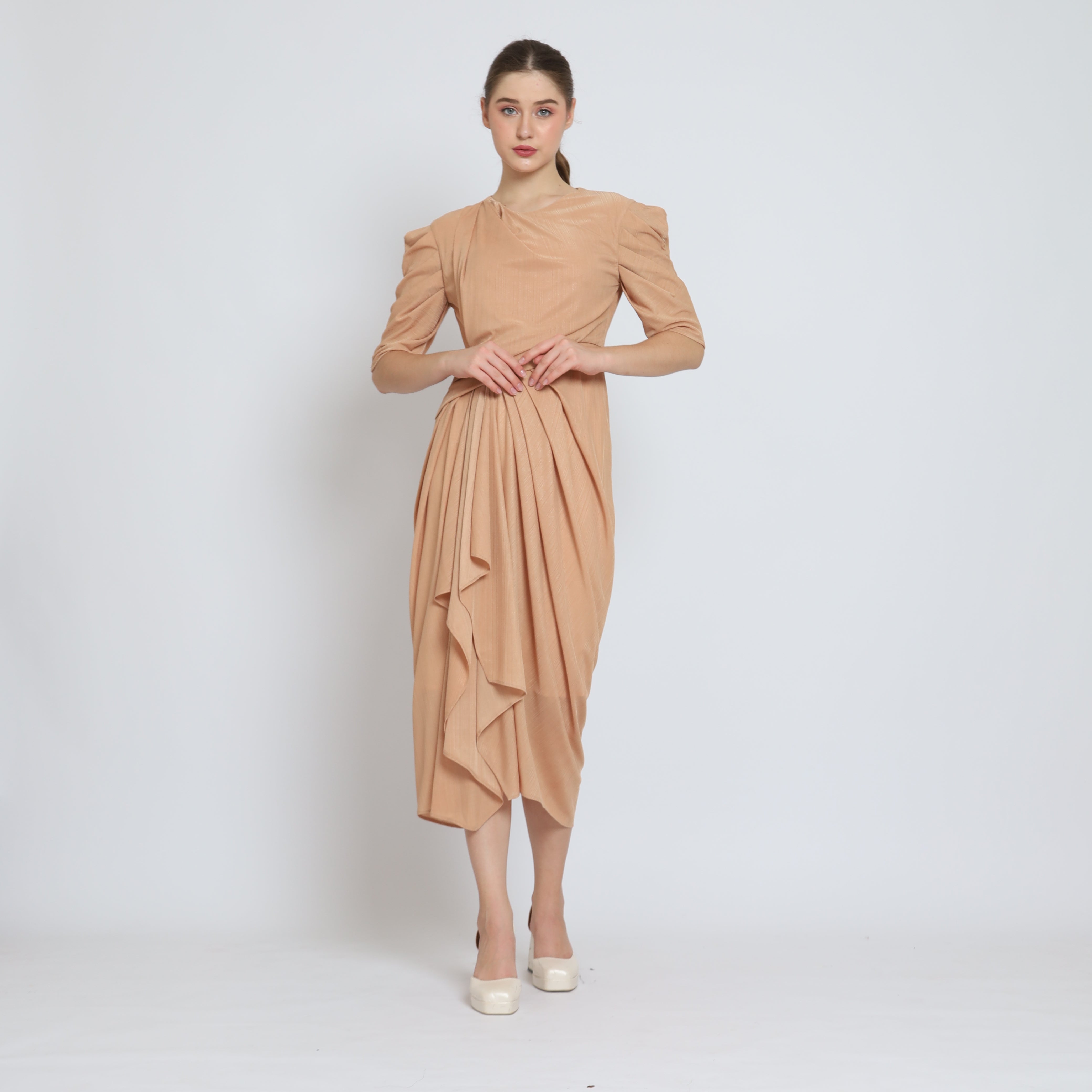 Bloom et Champs Dress Nude Tangan Balon