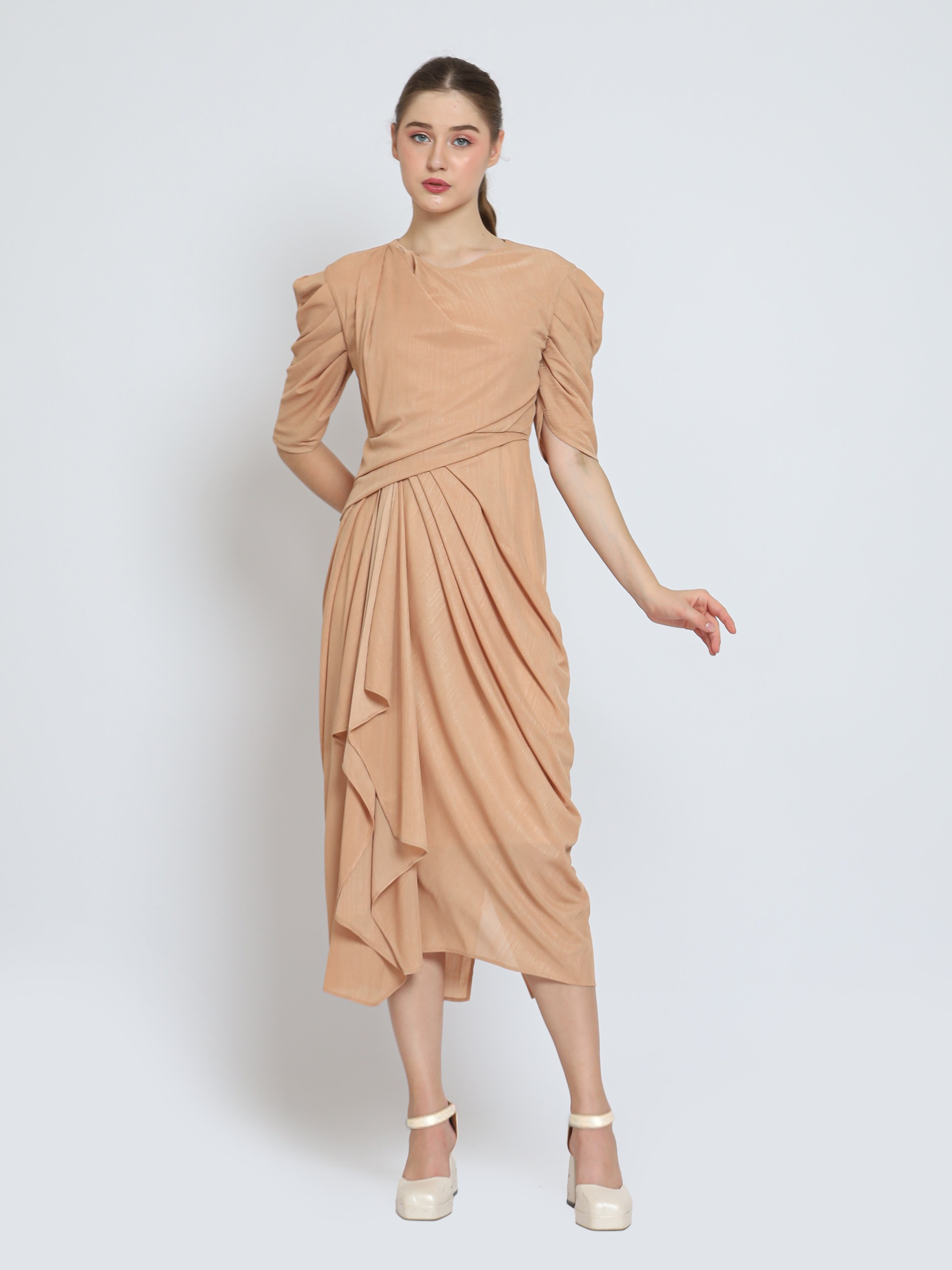 Bloom et Champs Dress Nude Tangan Balon