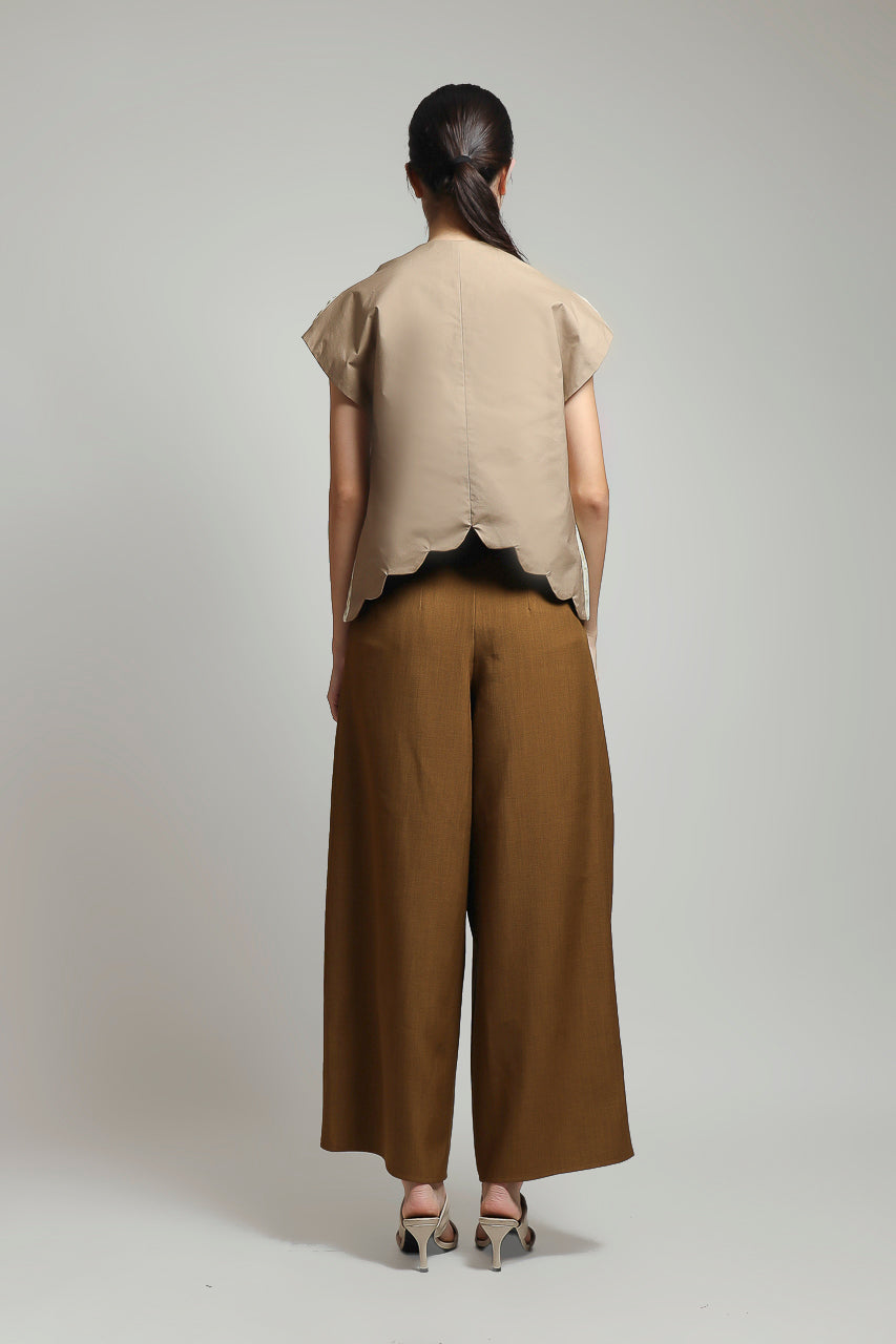 Bloom et Champs Floral Scalloped Top in Olive/Zest Pants Mustard