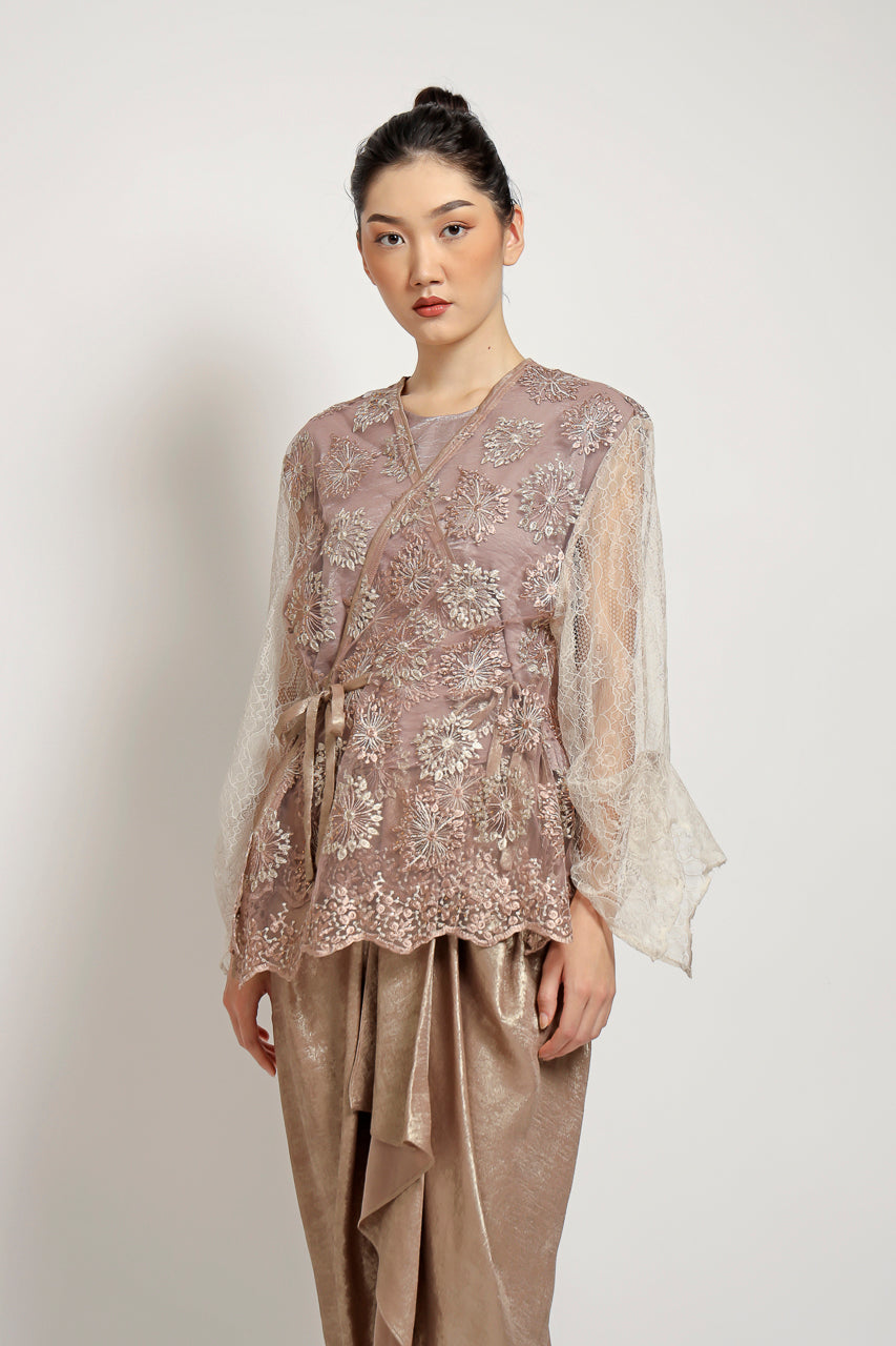 Bloom et Champs Kimono Sari Terracotte/Rok Emas