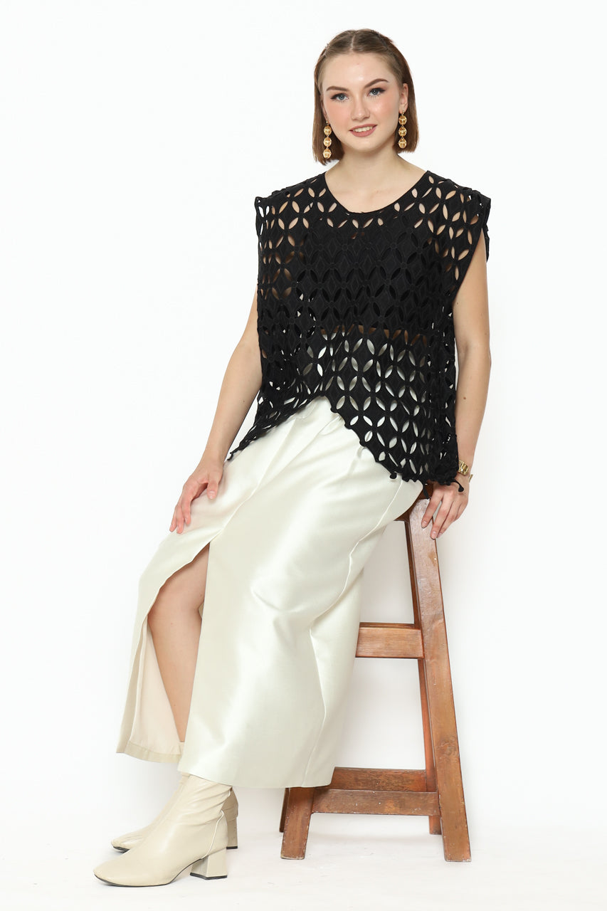 Bloom et Cotton Brocade Black Outer / Tulip Skirt White