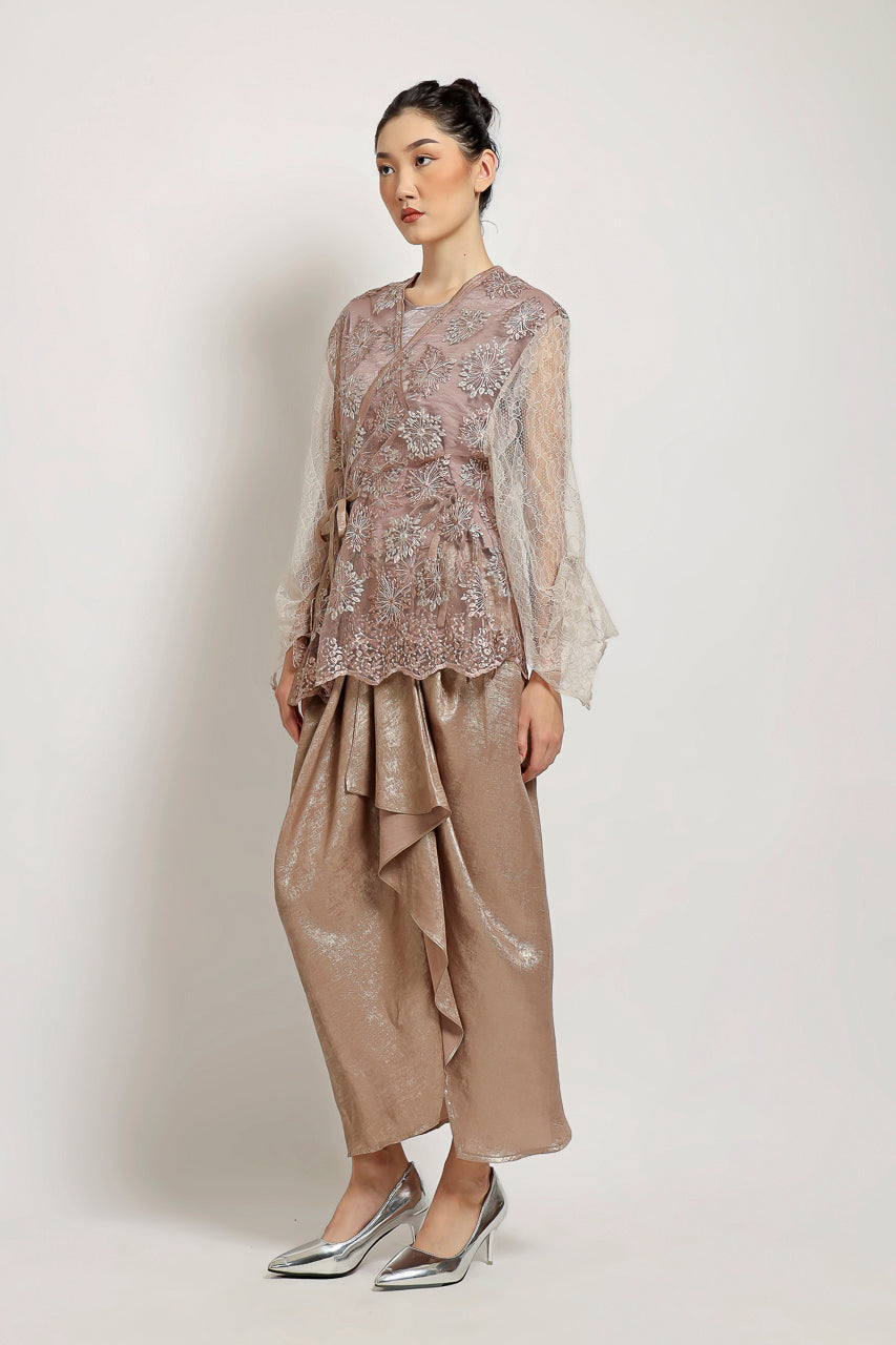 Bloom et Champs Kimono Sari Terracotte/Rok Emas