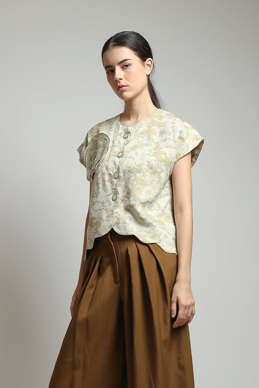 Bloom et Champs Floral Scalloped Top in Olive/Zest Pants Mustard