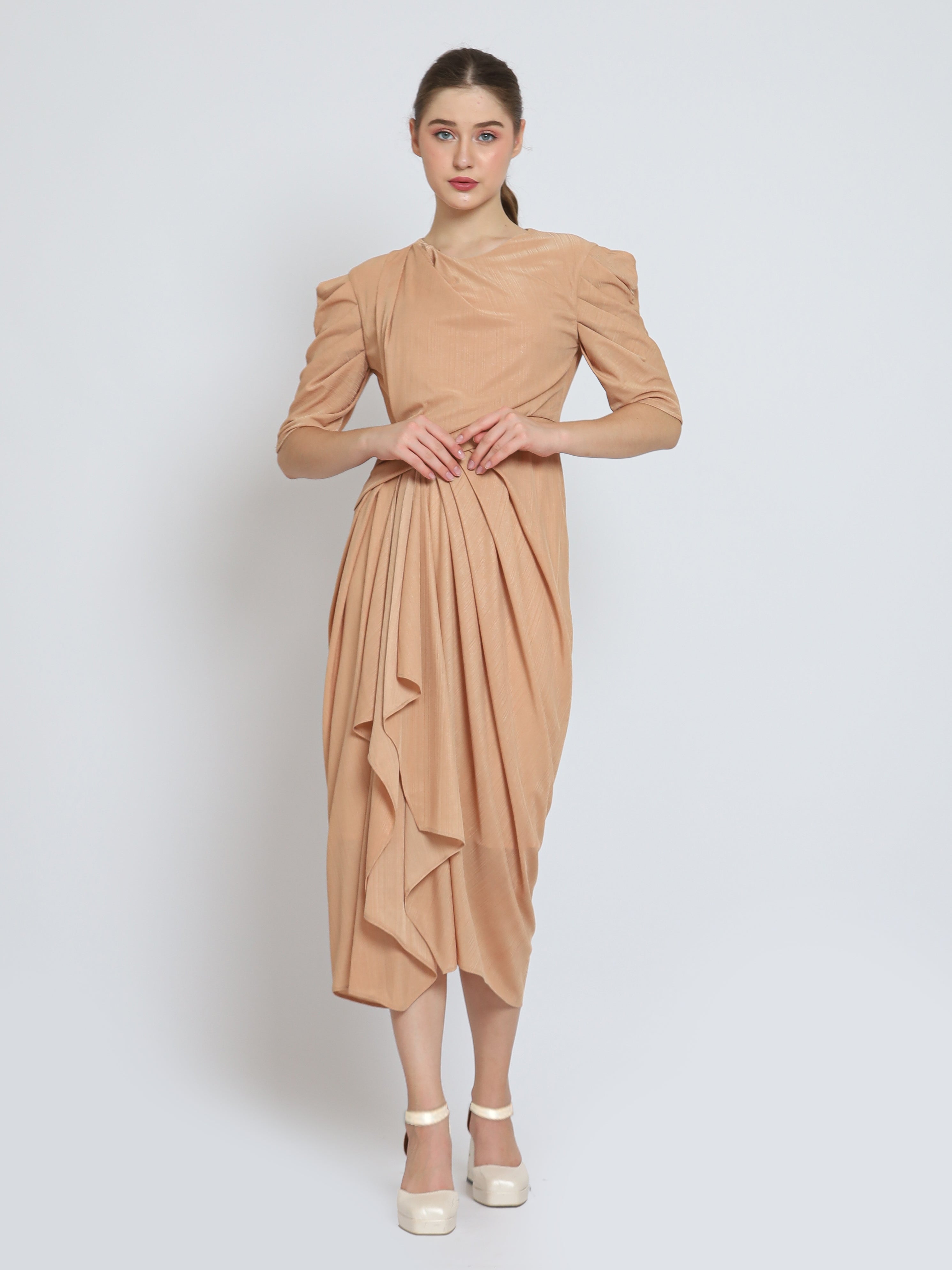 Bloom et Champs Dress Nude Tangan Balon