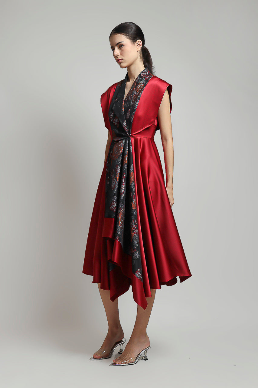 Bloom et Champs Dress Merah Lebar