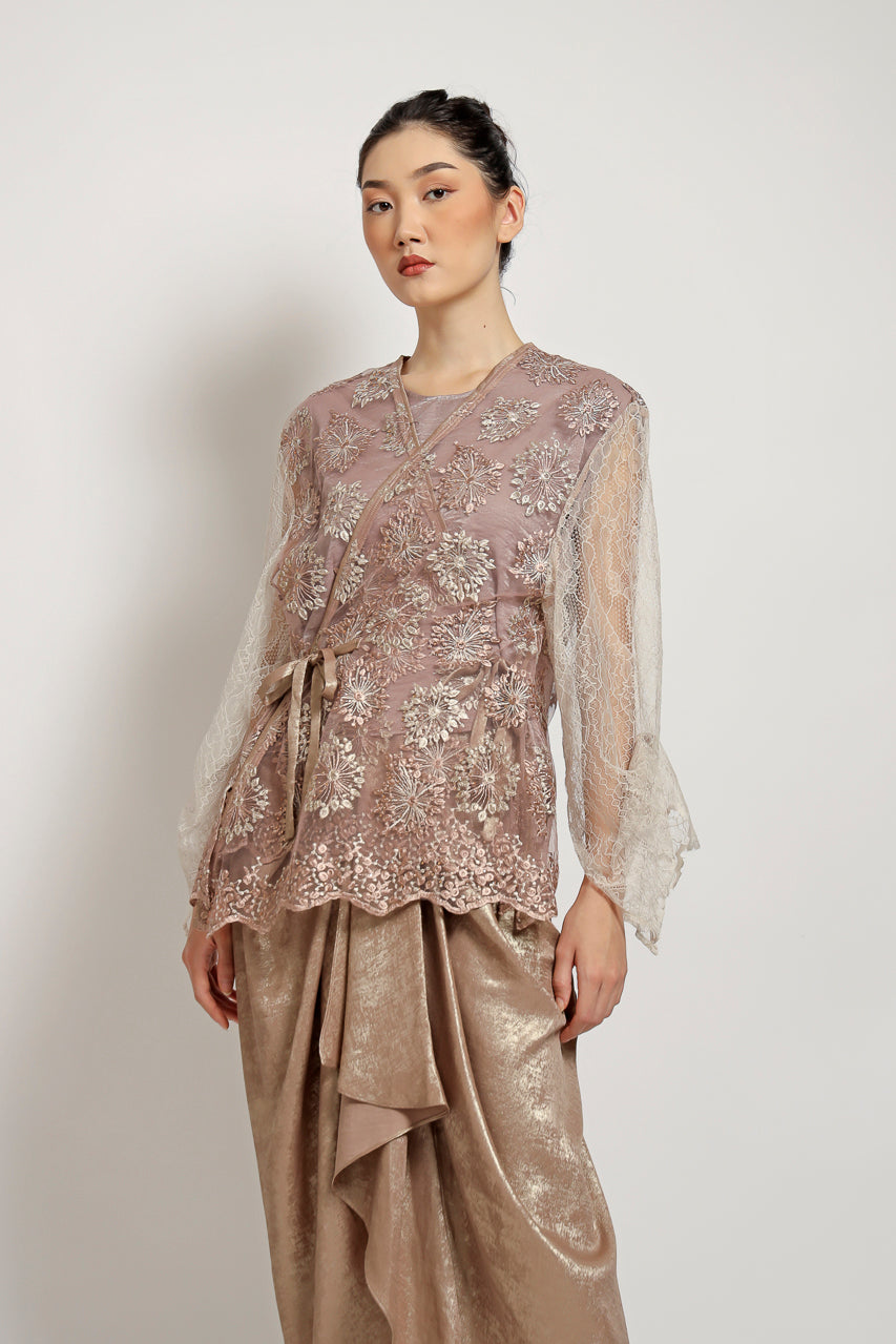 Bloom et Champs Kimono Sari Terracotte/Rok Emas