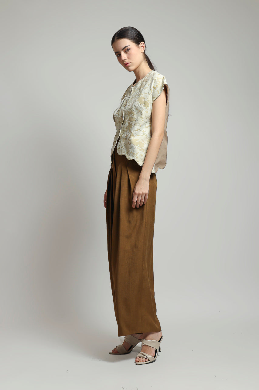 Bloom et Champs Floral Scalloped Top in Olive/Zest Pants Mustard