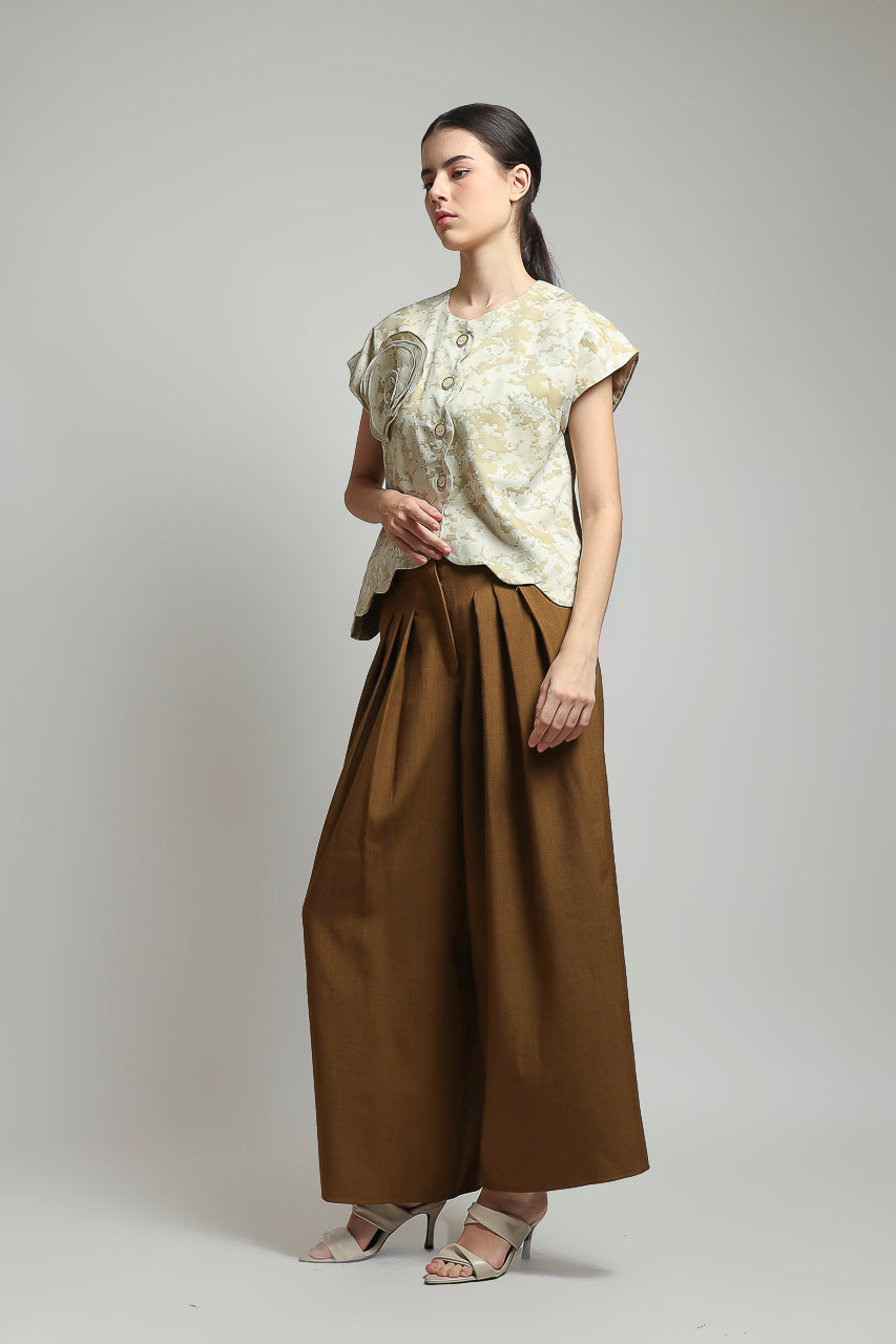 Bloom et Champs Floral Scalloped Top in Olive/Zest Pants Mustard